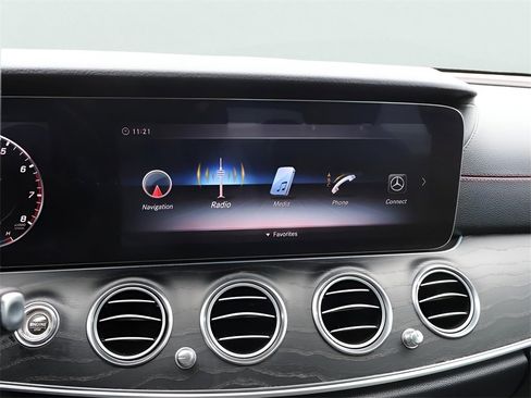 Used 2018 Mercedes-Benz E 43 AMG 4MATIC Sedan w/ Premium 2 Package image 25