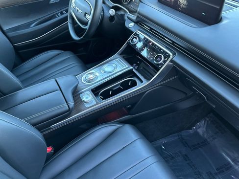 Used 2022 Genesis GV80 2.5T w/ Advanced Package 03 image 17