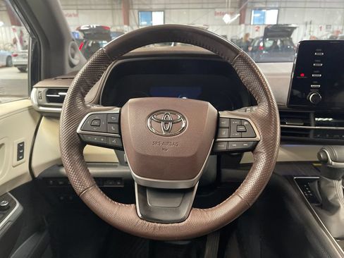 Certified 2022 Toyota Sienna Platinum AWD/4WD image 19