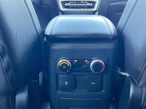 Used 2022 Ford Explorer XLT w/ Equipment Group 202A AWD/4WD image 29