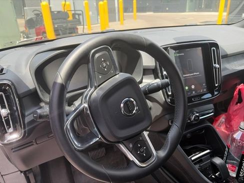 Used 2024 Volvo XC40 Recharge Plus w/ Protection Package Premier AWD/4WD image 9