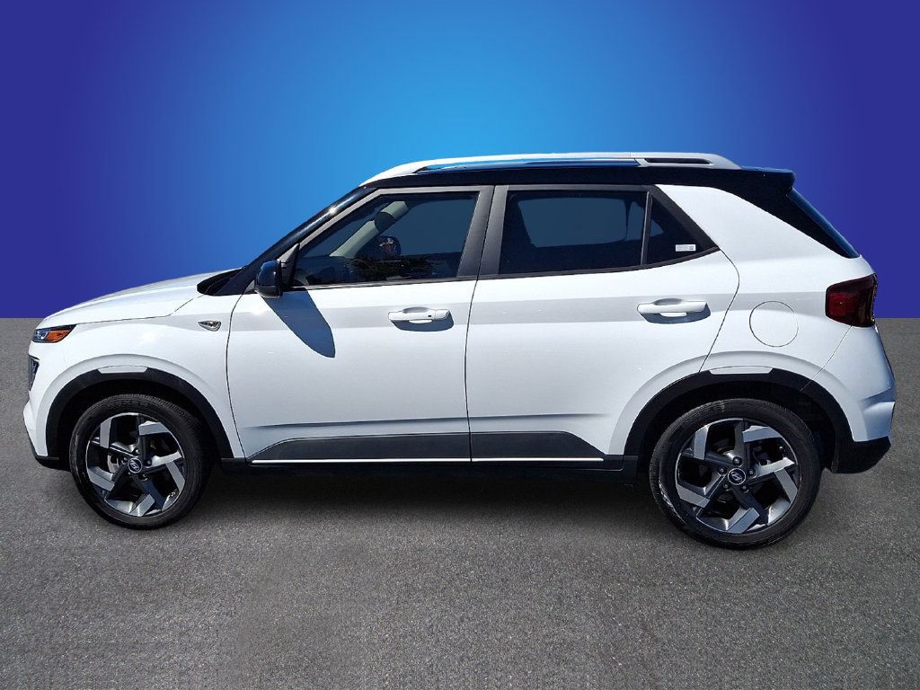 Used 2024 Hyundai Venue Limited FWD image 7