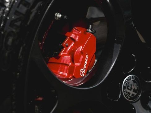 New 2025 Alfa Romeo Stelvio Sprint image 8