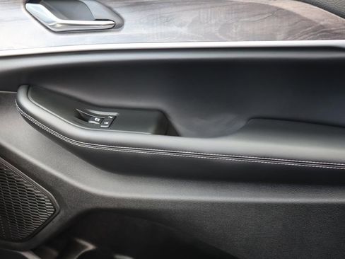 New 2024 Jeep Grand Cherokee L Limited w/ Luxury Tech Group II image 37