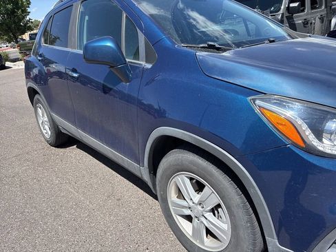 Used 2020 Chevrolet Trax LT w/ LT Convenience Package FWD image 7
