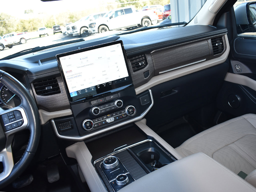 Used 2023 Ford Expedition Limited AWD/4WD image 20