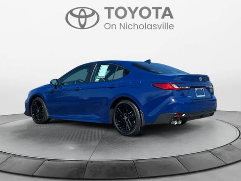 Used 2026 Toyota Camry SE w/ Convenience Package FWD image 3