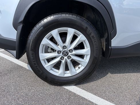 Used 2022 Toyota Corolla Cross LE AWD/4WD image 35