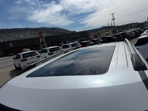 Used 2013 Ford Explorer XLT image 13