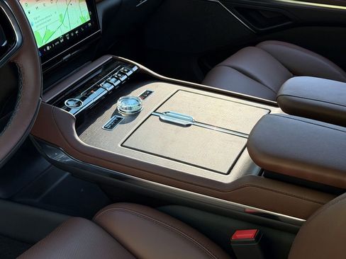 New 2026 Lincoln Navigator L Reserve AWD/4WD image 21