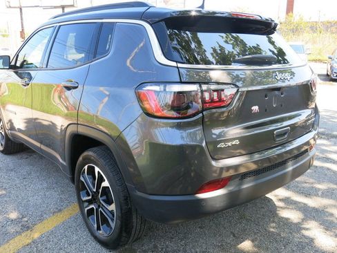 Used 2024 Jeep Compass Limited AWD/4WD image 3