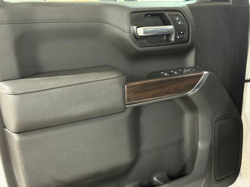 Used 2021 GMC Sierra 1500 SLT w/ SLT Premium Package AWD/4WD image 11