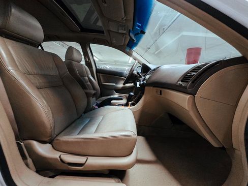 Used 2004 Honda Accord EX image 31