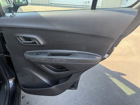 Used 2015 Chevrolet Trax LS w/ LPO, Protection Package FWD image 36