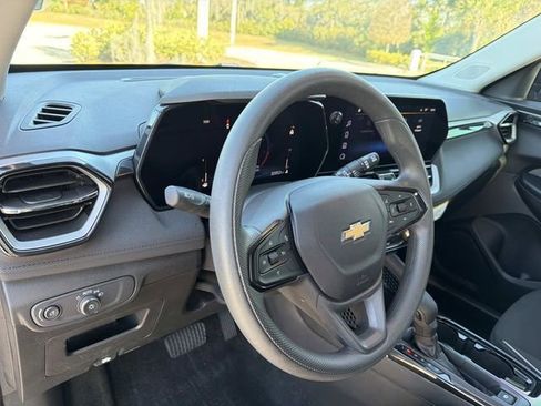 Used 2024 Chevrolet TrailBlazer LT image 16