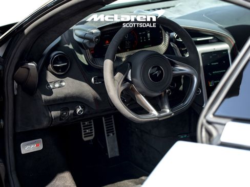 Used 2024 McLaren 750S Spider image 24