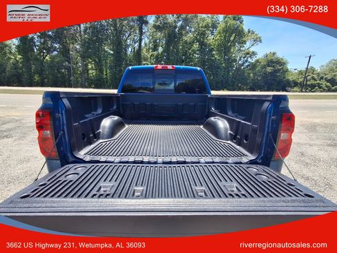 Used 2018 Chevrolet Silverado 1500 LT w/ All Star Edition AWD/4WD image 18