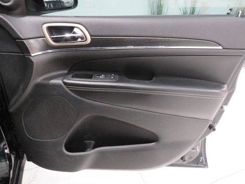 Used 2015 Jeep Grand Cherokee Limited image 28
