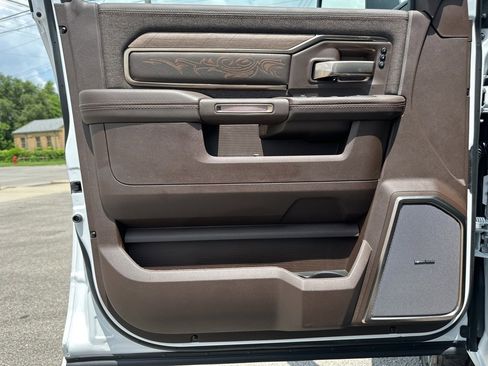 New 2025 RAM 2500 Limited image 18