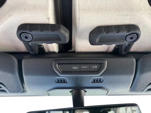 Used 2023 Jeep Wrangler Unlimited Sahara AWD/4WD image 19