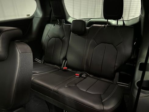 New 2026 Chrysler Pacifica Select image 22