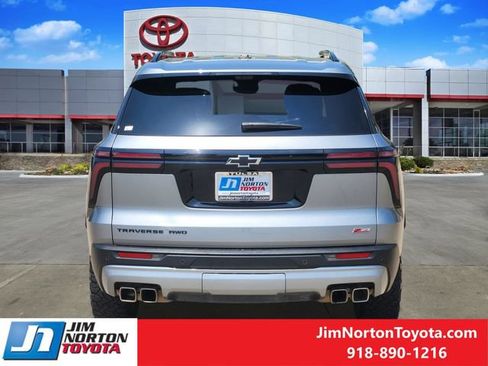 Used 2024 Chevrolet Traverse Z71 w/ Enhanced Driving Package AWD/4WD image 7