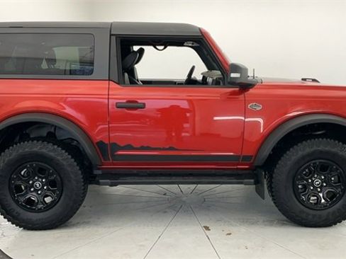 Used 2023 Ford Bronco Wildtrak image 13