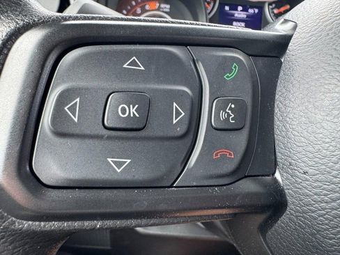 Used 2025 Jeep Wrangler Sport AWD/4WD image 13
