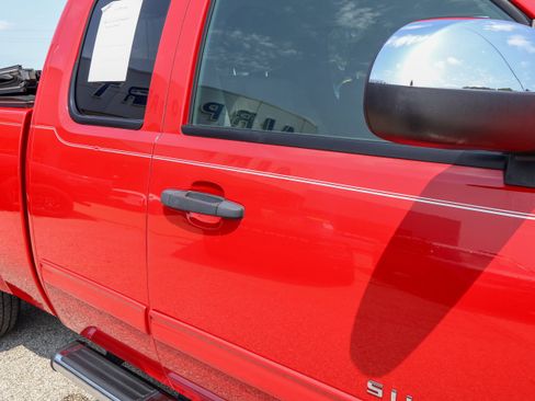 Used 2011 Chevrolet Silverado 1500 LT AWD/4WD image 11