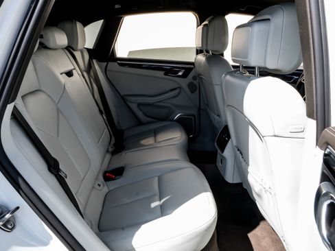 Used 2017 Porsche Macan S image 36