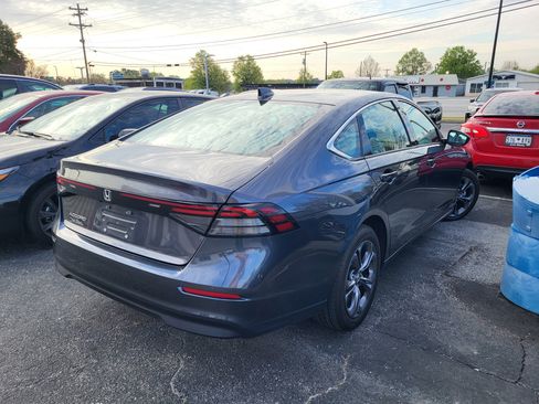 Used 2023 Honda Accord EX image 4