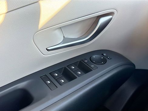 New 2026 Hyundai Tucson SEL image 17