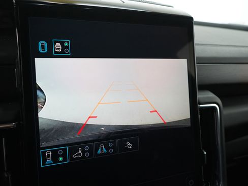 Used 2025 GMC Yukon XL Denali AWD/4WD image 25