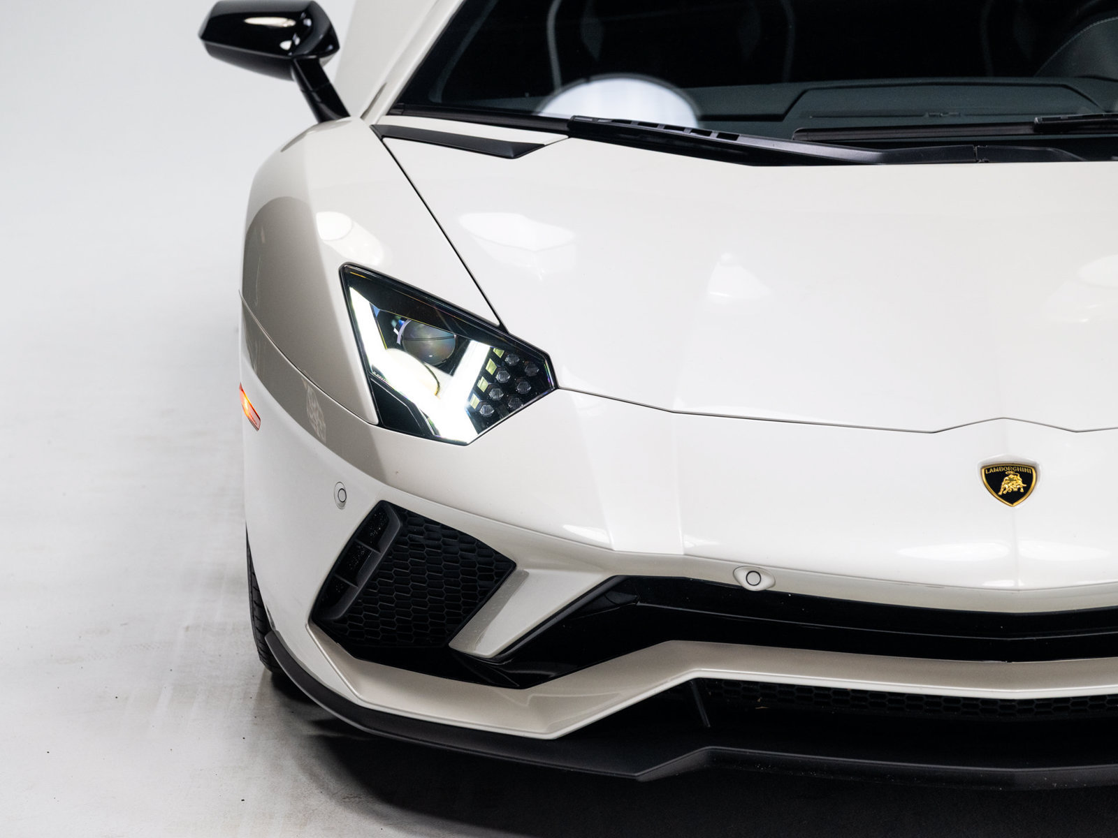Used 2018 Lamborghini Aventador S AWD/4WD image 15
