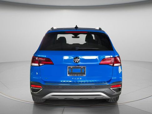 Certified 2023 Volkswagen Taos SE w/ Panoramic Sunroof Package FWD image 7