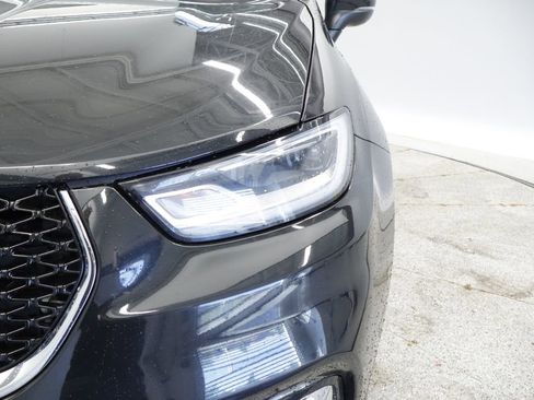 Certified 2023 Chrysler Pacifica Touring-L FWD image 13