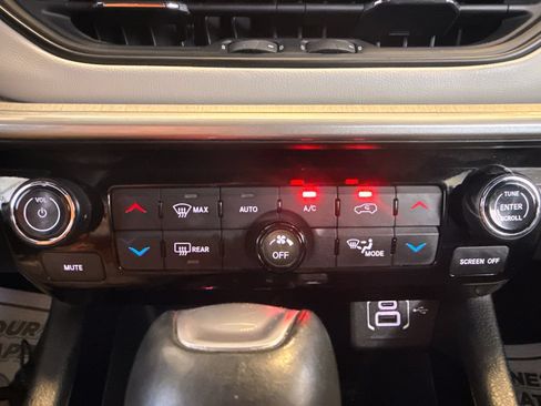 Used 2025 Jeep Compass Limited AWD/4WD image 18