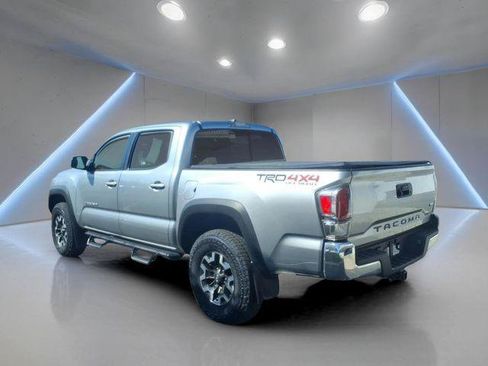 Certified 2022 Toyota Tacoma TRD Off-Road AWD/4WD image 19