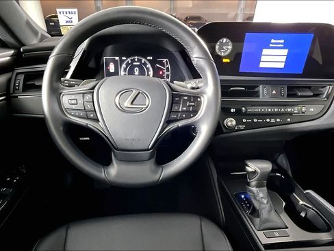 Used 2025 Lexus ES 350 image 5