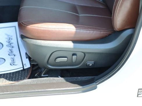 Used 2018 Subaru Forester 2.5i Touring w/ Popular Package #2 AWD/4WD image 18