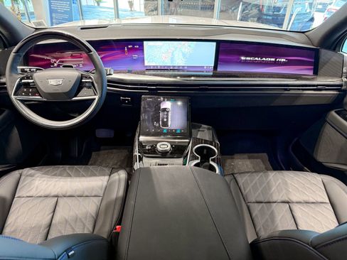 New 2026 Cadillac Escalade IQL Sport 1 w/ LPO, ONYX Package AWD/4WD image 29