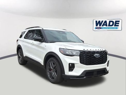 New 2026 Ford Explorer ST-Line w/ ST-Line Street Pack RWD image 3