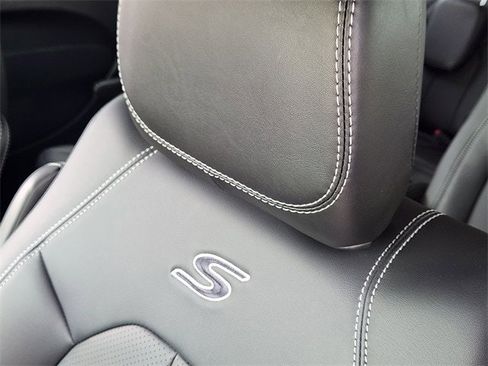 New 2026 Chrysler Pacifica Select image 10