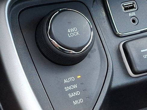 Used 2018 Jeep Compass Sport AWD/4WD image 19