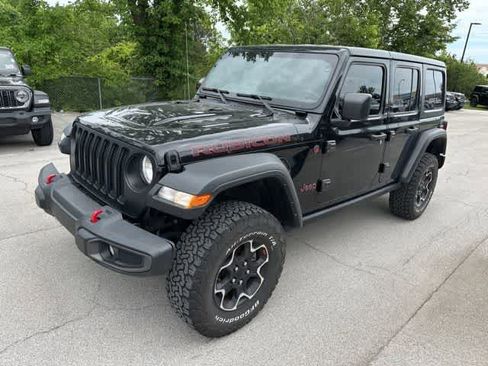 Used 2023 Jeep Wrangler Unlimited Rubicon w/ Cold Weather Group AWD/4WD image 2