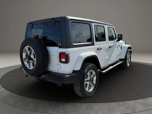 Used 2021 Jeep Wrangler Unlimited Sahara AWD/4WD image 5