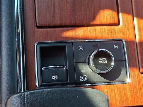 Used 2024 Lincoln Navigator Premiere image 26