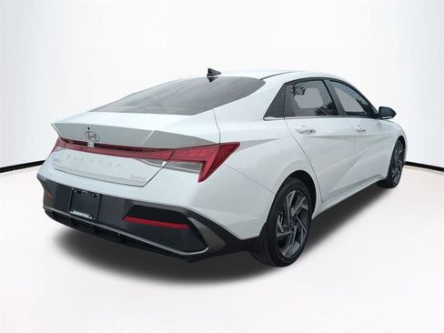 New 2026 Hyundai Elantra Limited FWD image 5