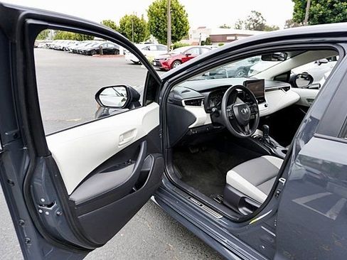 Used 2025 Toyota Corolla LE FWD image 35