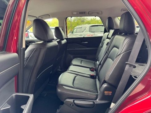 Used 2023 Nissan Pathfinder SL image 14